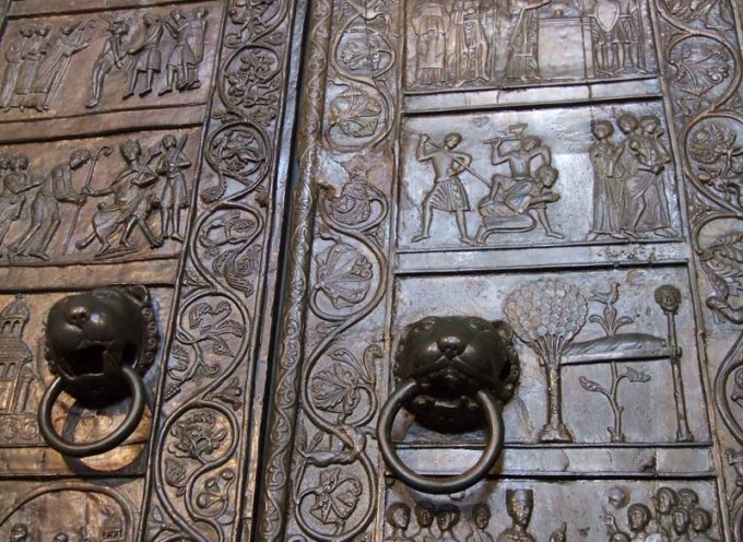 Drzwi Katedry Gnieźnieńskiej w Kaliszu na 1050. rocznicę chrztu