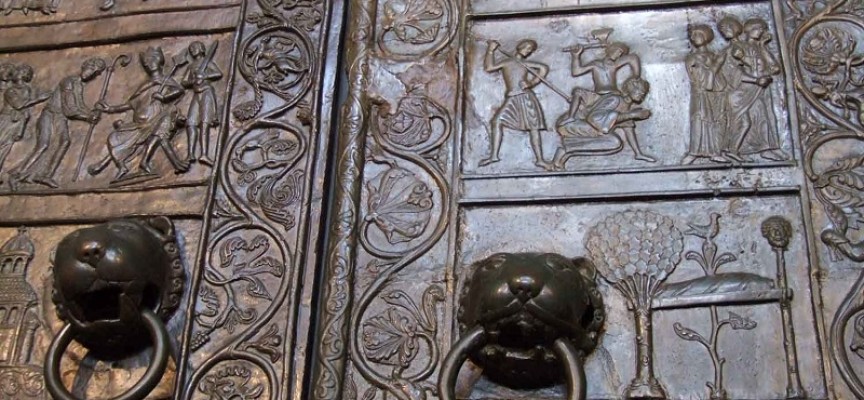 Drzwi Katedry Gnieźnieńskiej w Kaliszu na 1050. rocznicę chrztu